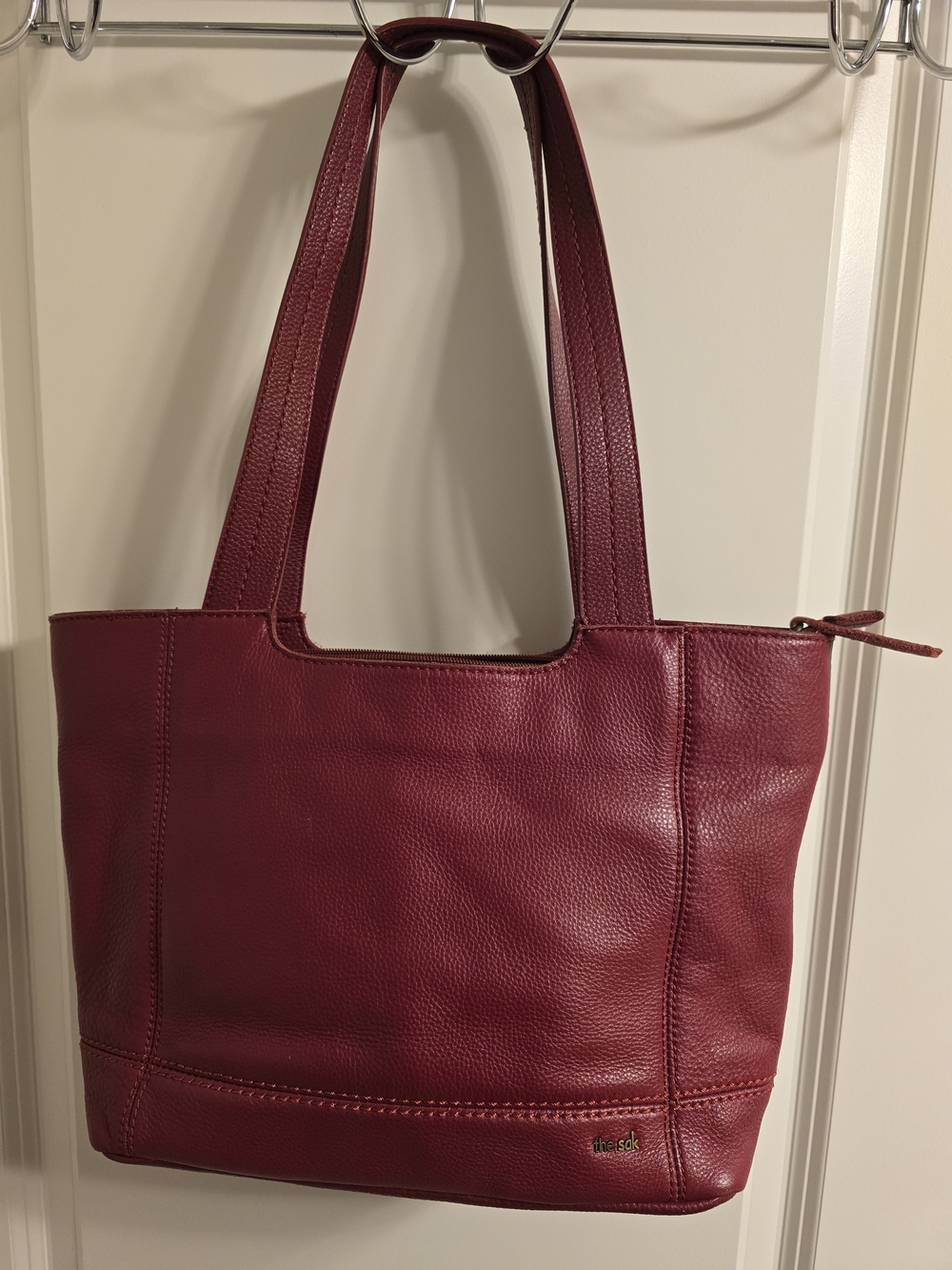 The Sak De Young Red/Crimson Leather Tote/ Hobo Bag